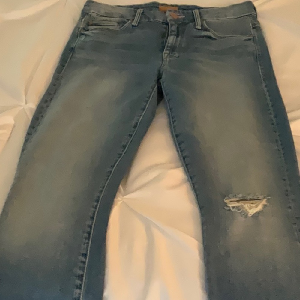 Mother Jeans The Looker Ankle Fray in Love Gun wash